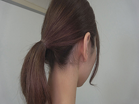 素人娘の全裸図鑑27　今時の女の子13名が恥らいながら脱衣していく様子をじっくり撮影した、変態紳士のためのヘアヌードコレクション　サンプル画像05